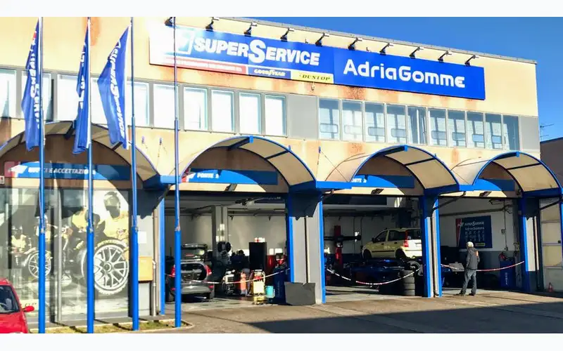 Foto dell'officina Adriagomme