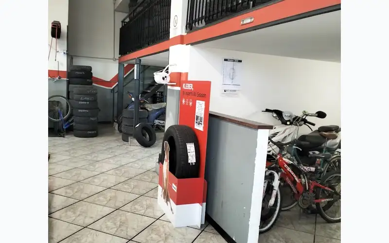 Foto dell'officina Amg Pneumatici Di Aversa Pasquale