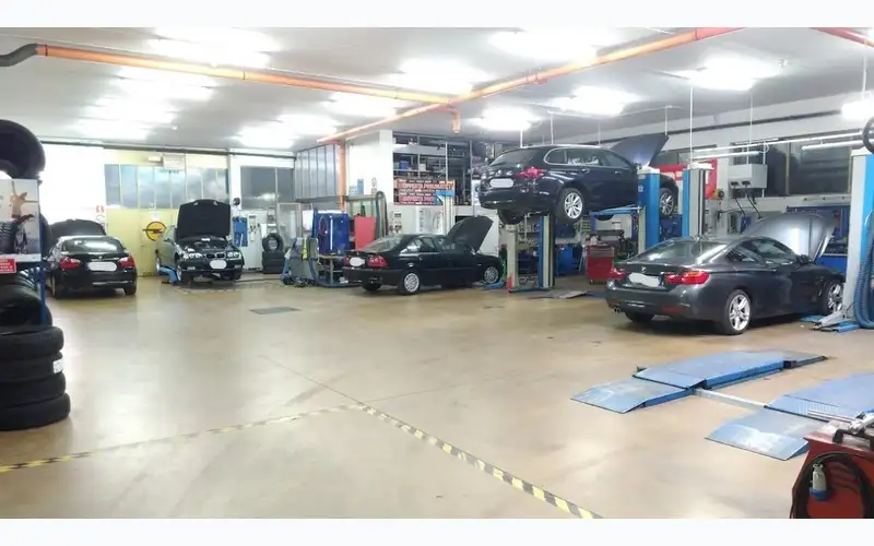 Foto dell'officina Auto & Service
