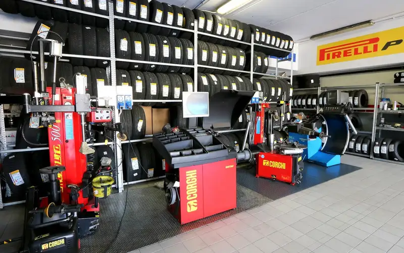 Foto dell'officina AVI Luca E C.s.a.s.