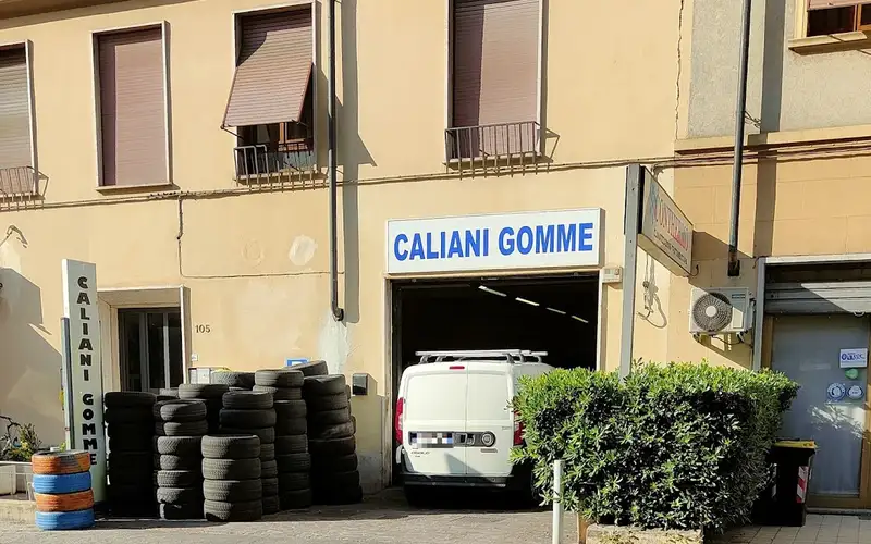 Foto dell'officina Caliani Gomme