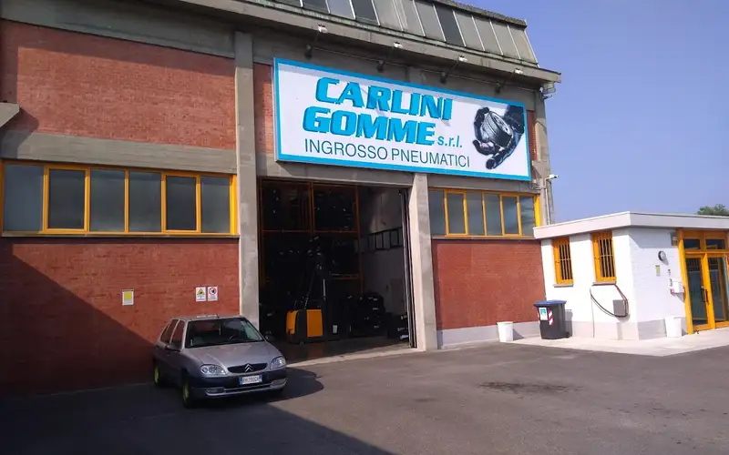 Foto dell'officina Carlini Gomme