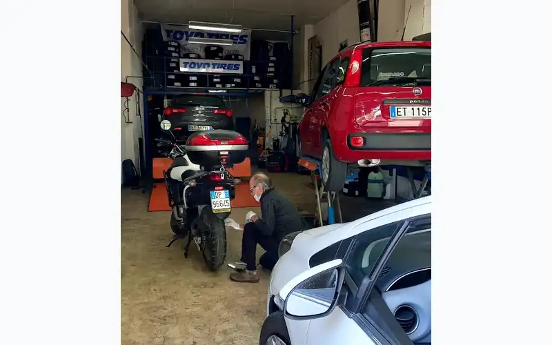 Foto dell'officina Carlone Gomme