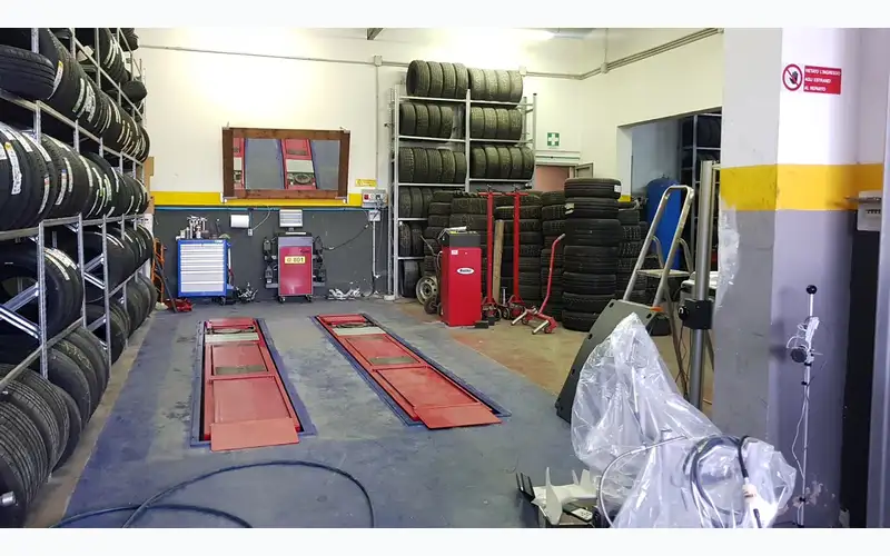 Foto dell'officina Casilina Sud Gomme S.r.l.