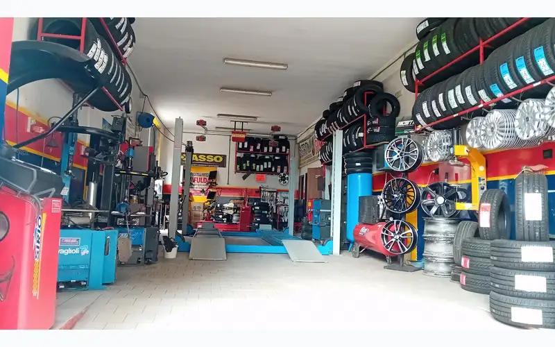 Foto dell'officina CastroNuovo Gomme