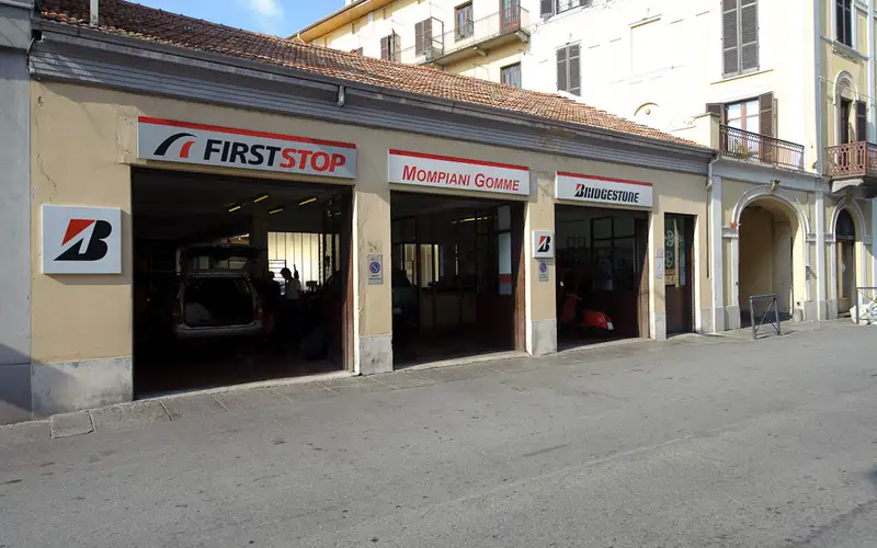 Foto dell'officina Centro First Stop Mompiani Gomme