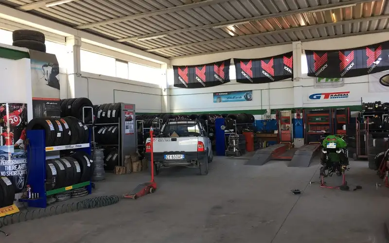 Foto dell'officina Centro Gomme - Castel del Piano