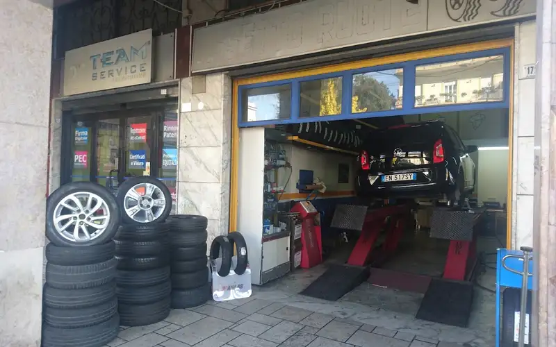 Foto dell'officina Centro Gomme - Portici