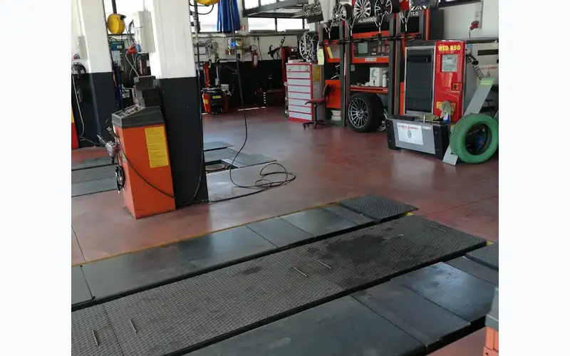 Foto dell'officina Centro Gomme S.r.l. - Santa Croce sull'Arno
