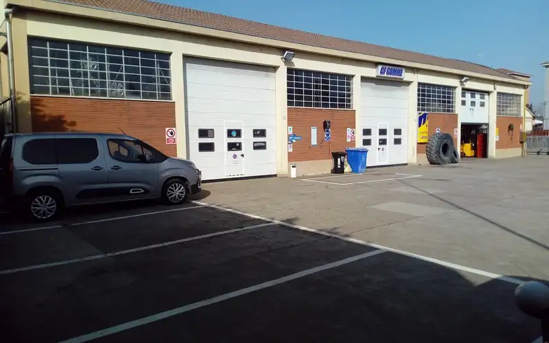 Foto dell'officina Cf Gomme S.n.c.