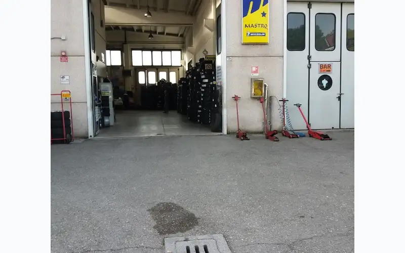 Foto dell'officina Conficconi Gomme - Mastro Michelin