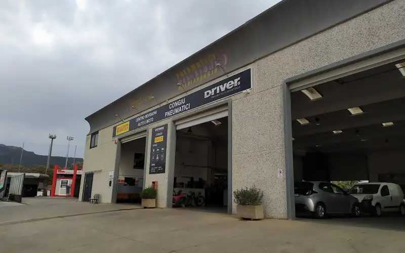 Foto dell'officina Congiu & C. S.r.l.