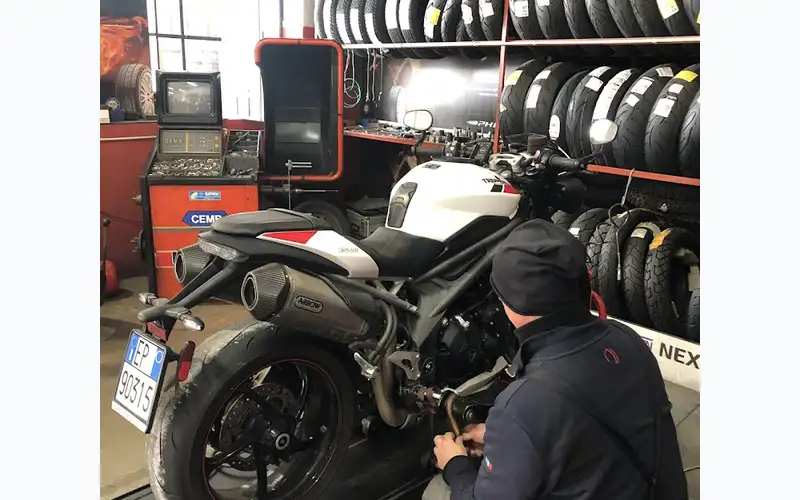 Foto dell'officina Contessa Gomme