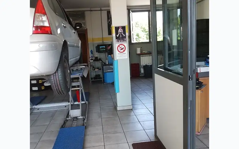 Foto dell'officina Coro Gomme