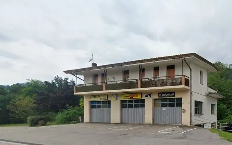 Foto dell'officina C.R. Gomme