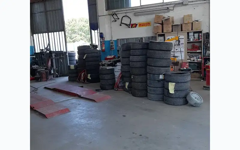 Foto dell'officina D & D Gomme S.n.c.