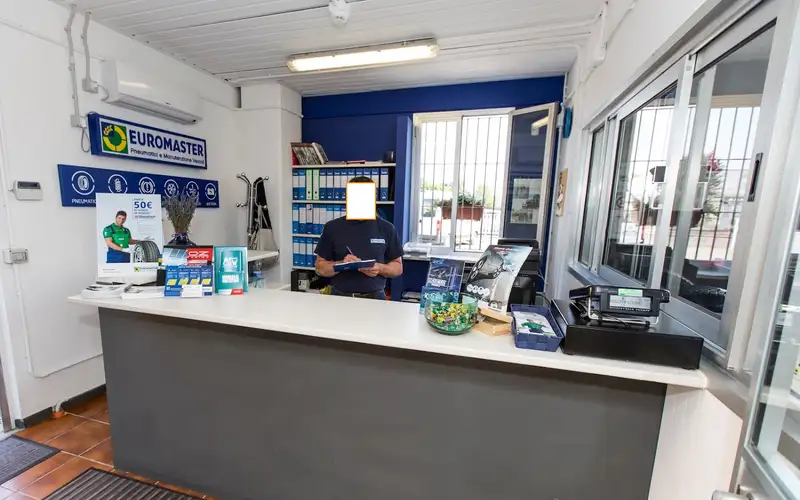 Foto dell'officina Derthona Gomme e Motori