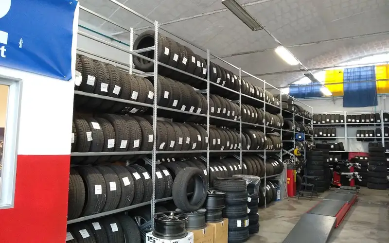 Foto dell'officina Drive Line Pneus S.r.l.