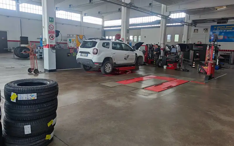Foto dell'officina E. Tansini Gomme S.r.l.