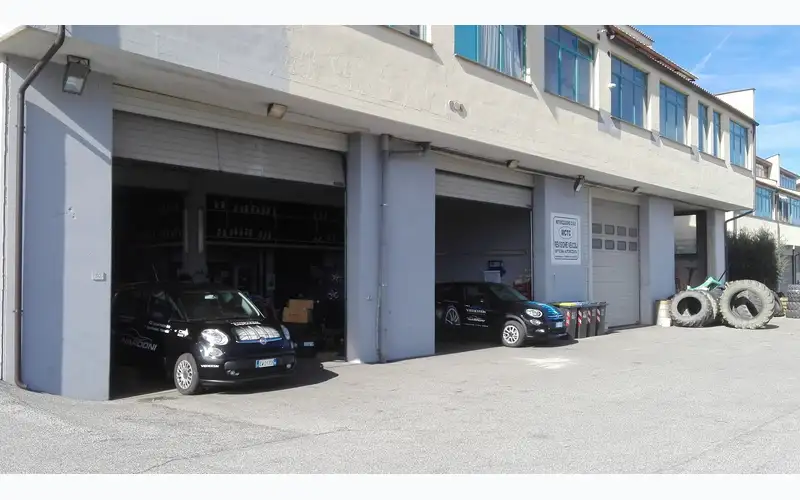 Foto dell'officina Errenne Gomme S.a.s. Di Nardoni Roberto & C.