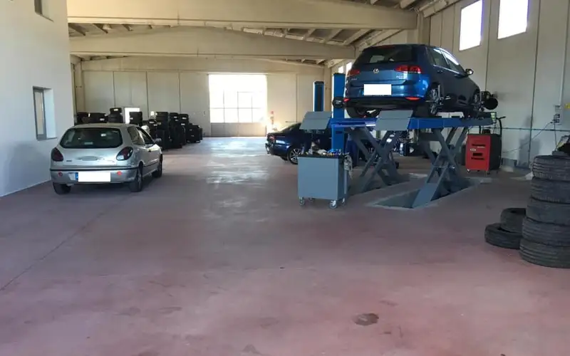 Foto dell'officina Eurogomme Di Giuseppe E Luigi Monni