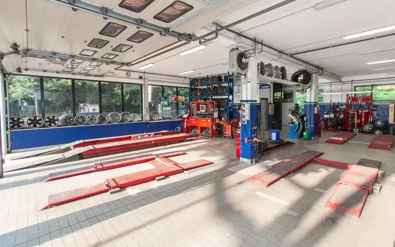 Foto dell'officina Euromaster Contessi Faentina