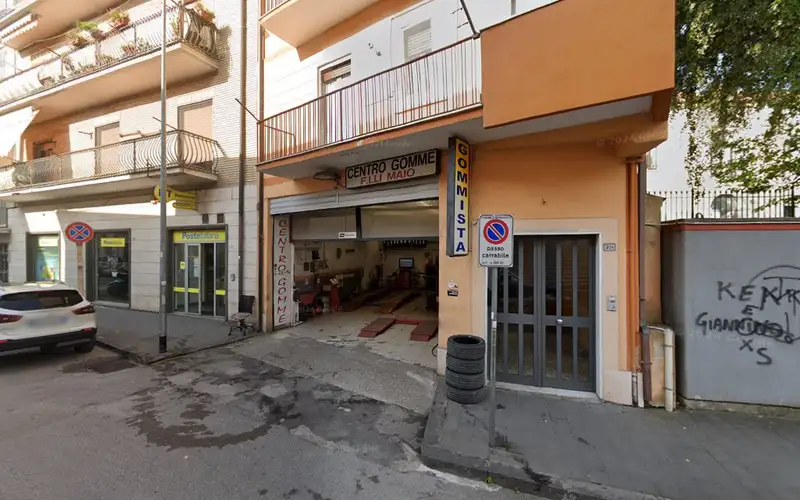 Foto dell'officina F. Lli Maio S.n.c.