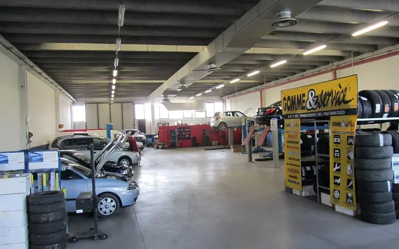 Foto dell'officina Ferrari Service Di Ferrari Paolo & C. S.n.c.