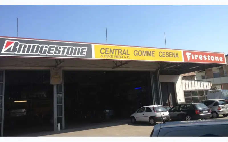Foto dell'officina First Stop Central Gomme Cesena