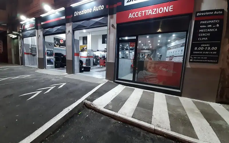 Foto dell'officina First Stop Direzione Auto
