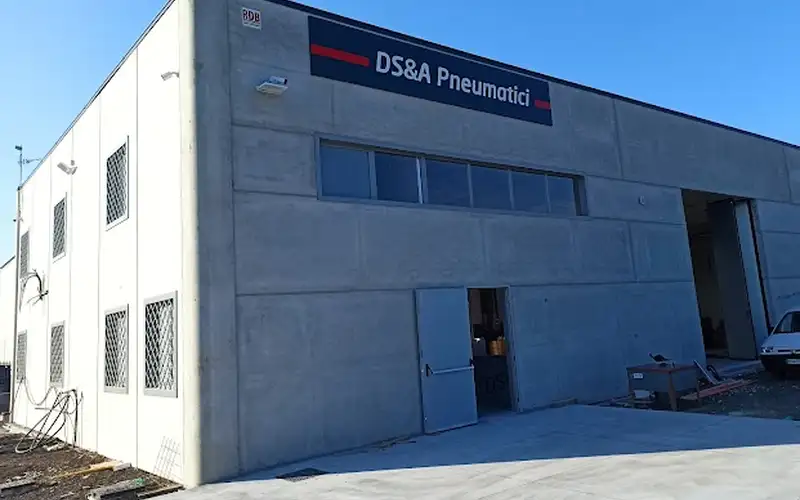 Foto dell'officina First Stop DS & A Pneumatici