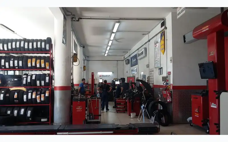 Foto dell'officina First Stop Henna Pneus