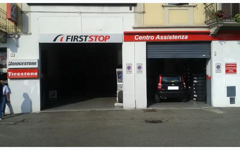 Foto dell'officina First Stop Lavelli Gomme