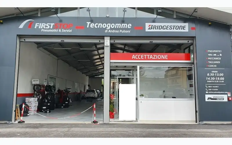Foto dell'officina First Stop Tecnogomme