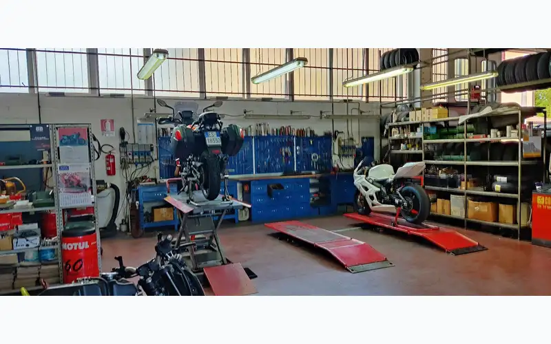 Foto dell'officina F.lli Alessi Di Alessi Andrea E Alberto S.n.c.