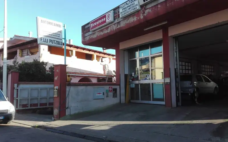 Foto dell'officina F.lli Putzolu S.n.c.