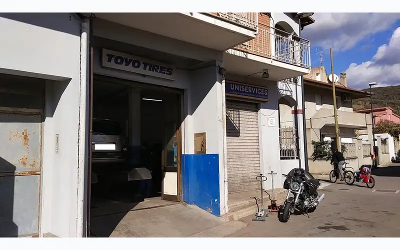 Foto dell'officina Franco Marongiu Gomme