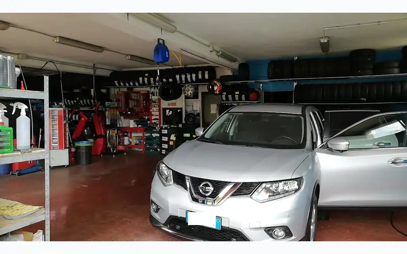 Foto dell'officina G.B. Gomme