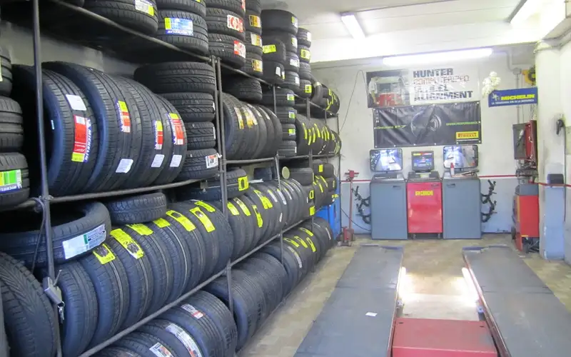 Foto dell'officina Ghidella Gomme - Driver Center Pirelli