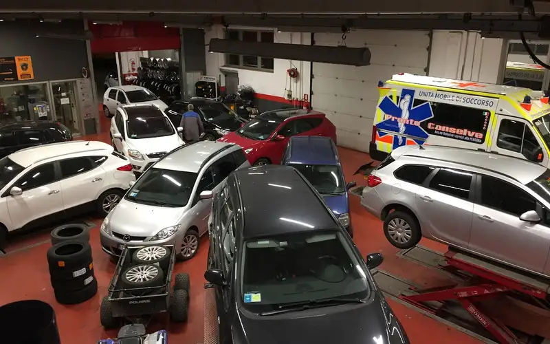 Foto dell'officina Giacobazzi Gomme S.a.s.