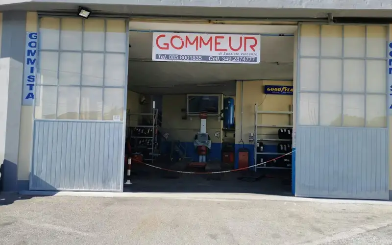 Foto dell'officina Gommeur di Speziale Vincenzo