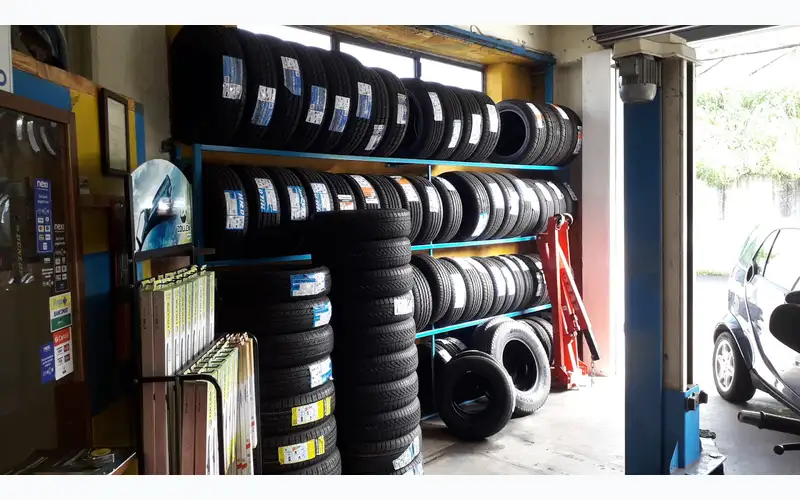 Foto dell'officina GOMMISTA Eurogomme di Carmine Quintiero