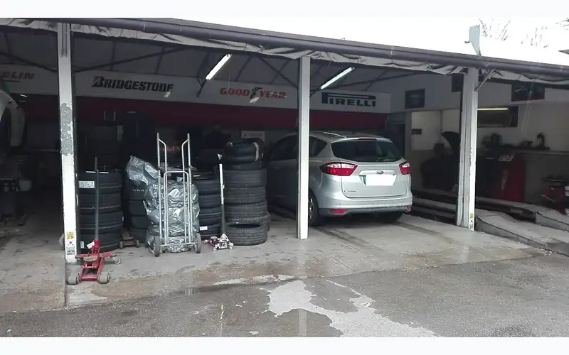 Foto dell'officina Gregori Gomme S.r.l.s.