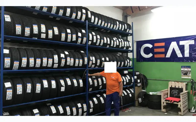 Foto dell'officina I Gommeio