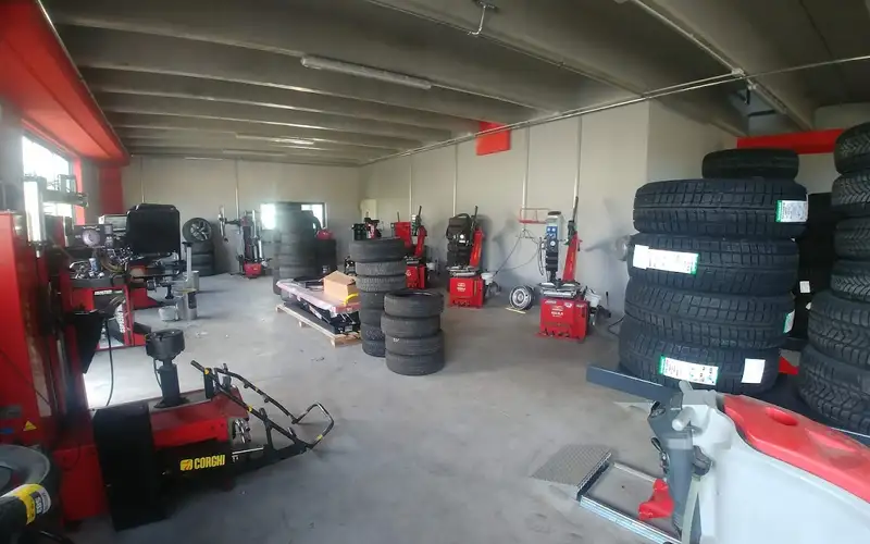 Foto dell'officina Il Gommista di Perardi Igor