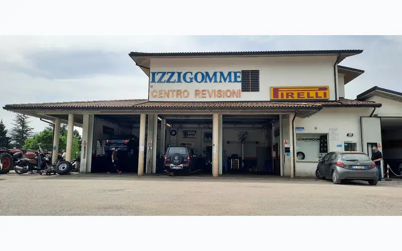 Foto dell'officina Izzi Angelo E Gianni S.n.c.