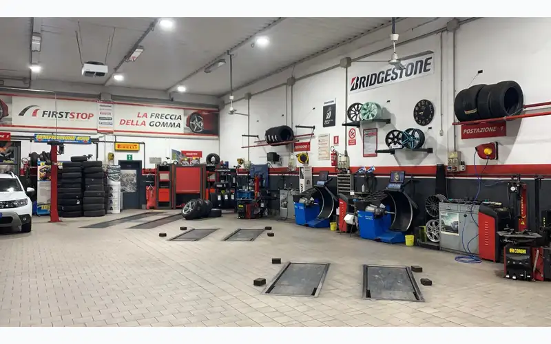 Foto dell'officina La Freccia Della Gomma