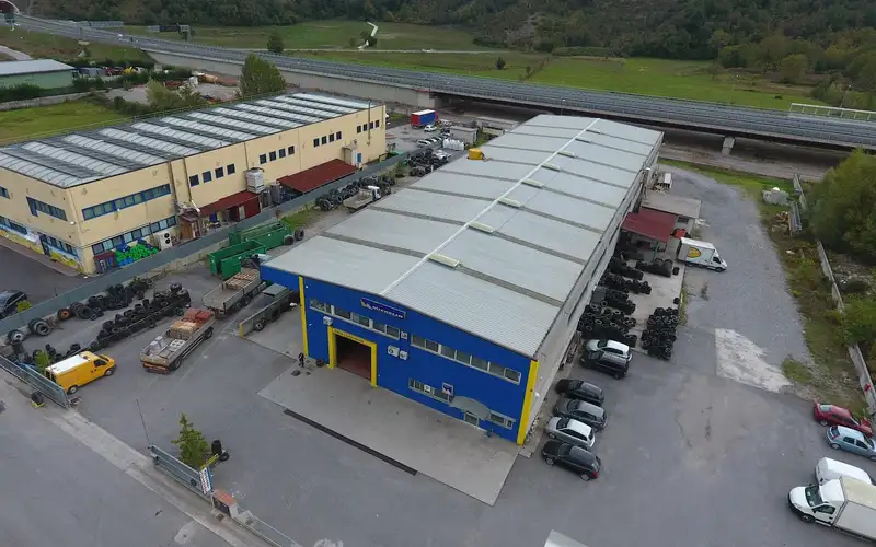 Foto dell'officina Laurigomme S.r.l.