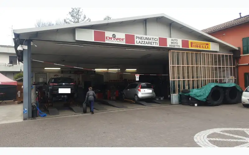 Foto dell'officina Lazzaretti Giuseppe Gomme