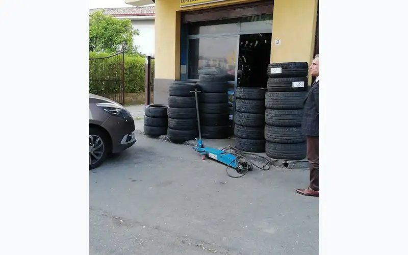 Foto dell'officina M. & G. Pneumatici